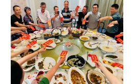 公司為員工慶生，心與心的交流